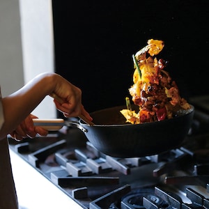 強火調理で水気をサッと飛ばせるので野菜炒めもシャキっと