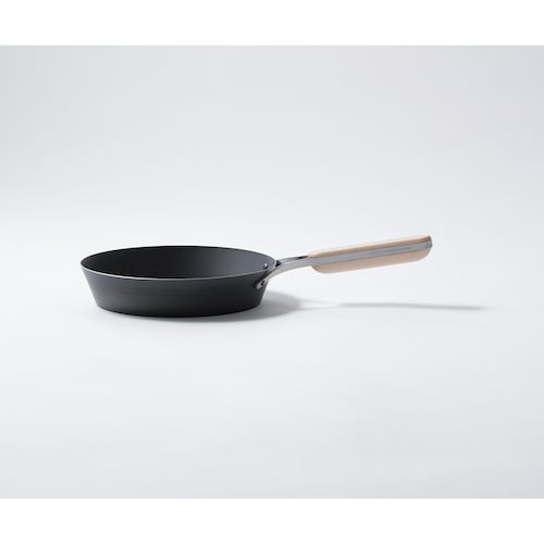 燕三条でつくる鉄フライパン・中華鍋「enzo」