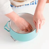 2、カレーの入ってたベトベト鍋を洗い・・・
