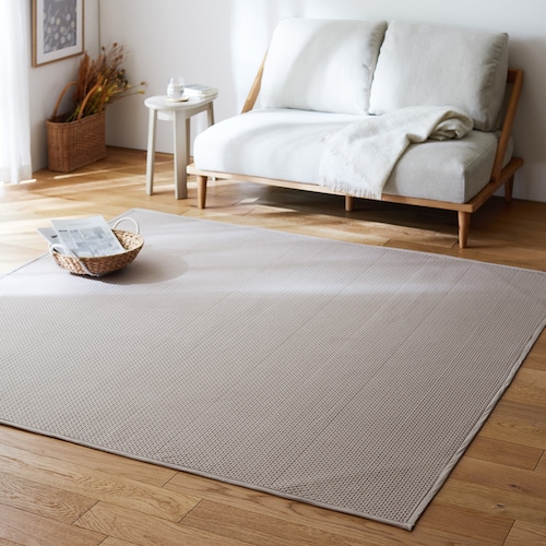 洗いをかけたやわらかポリエステルの撥水キルトラグ