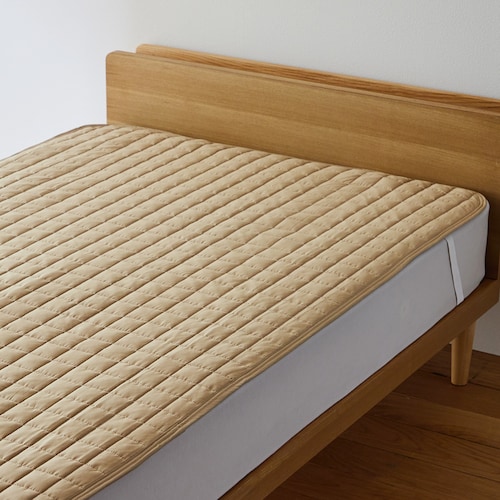 しっかり丈夫な綿ツイルの敷きパッド