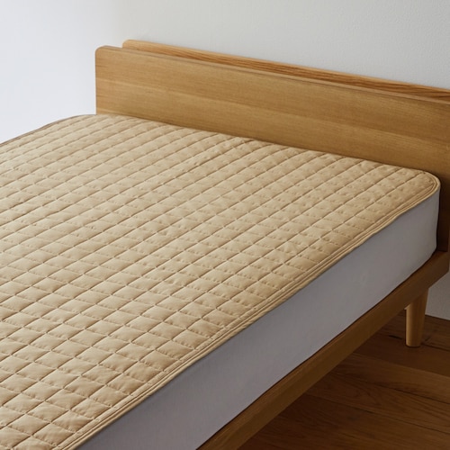 しっかり丈夫な綿ツイルの取り換え簡単！置くだけ敷きパッド