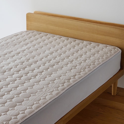 やわらかな綿ガーゼの取り換え簡単！置くだけ敷きパッド