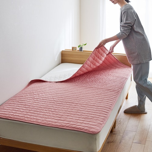 洗いをかけた綿素材の取り換え簡単！置くだけ敷きパッド