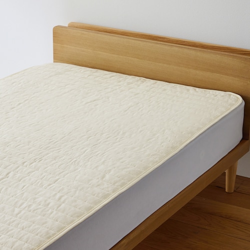 洗いをかけた綿素材の取り換え簡単！置くだけ敷きパッド