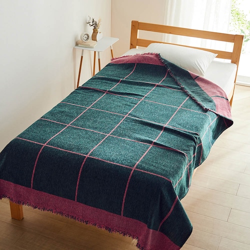 北欧スタイルのシェニールブランケット