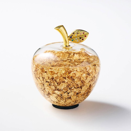 黄金のリンゴオブジェ