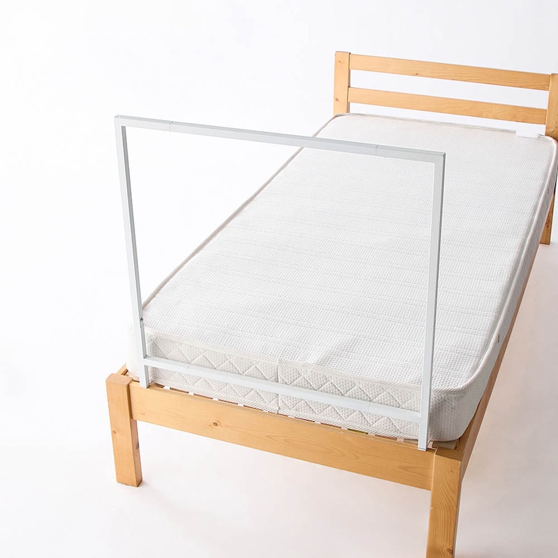 ベッドマットとベッドの間に差し込んで設置します