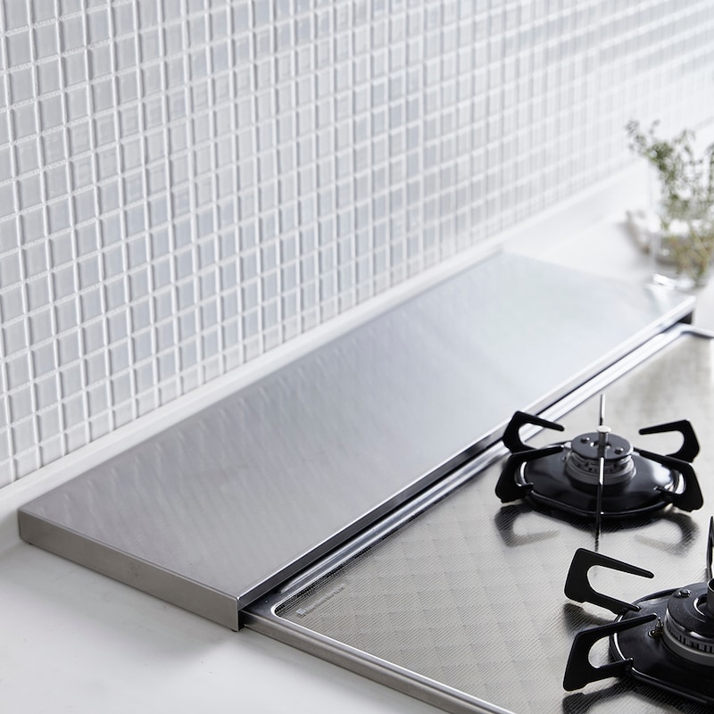 壁にぴったり沿わせて使用可能