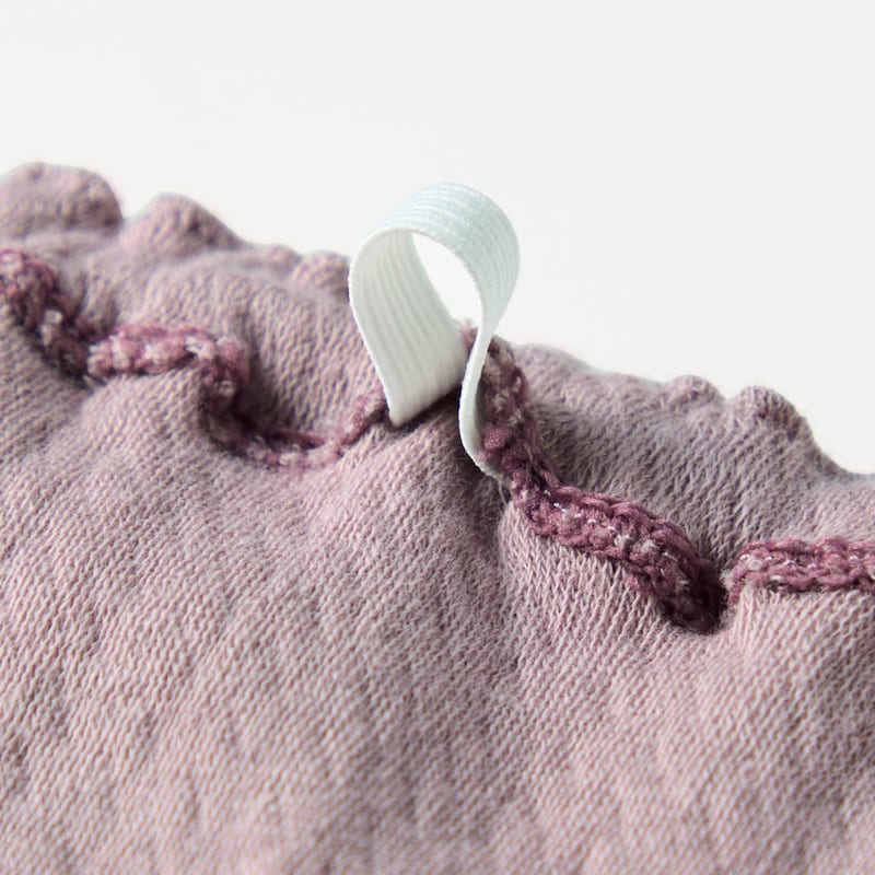 ウエスト部分にはゴムの取替口付き