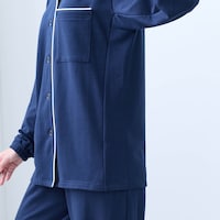 脇ぬい目を前よりにすることで寝返り時につっぱりにくい