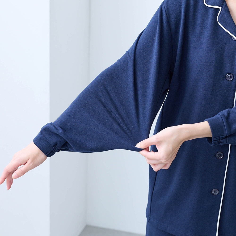 ストレッチの効いた生地で動きの邪魔にならない