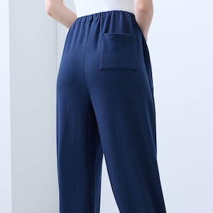 脚が動かしやすいよう、内股はぎ位置をやや後ろに