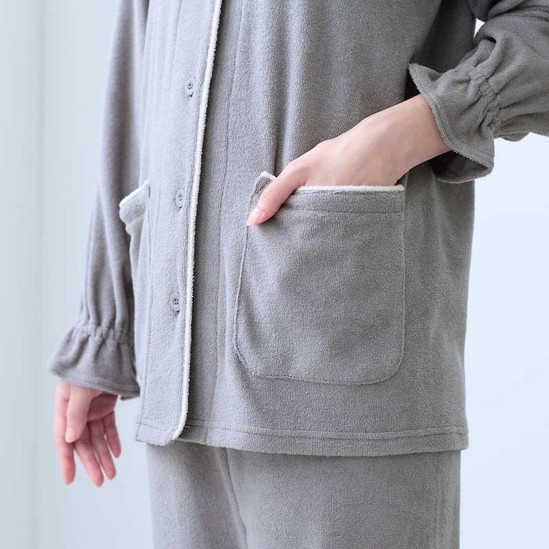 ポケットはトップスに設置することで、就寝時のごろつき感を軽減