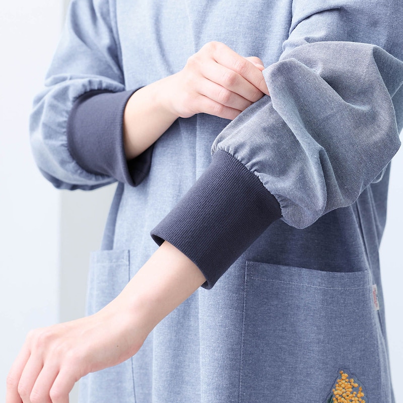 袖口リブで腕まくりしやすい