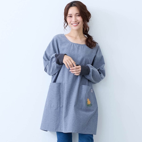 サッと羽織れる綿混素材の割烹着