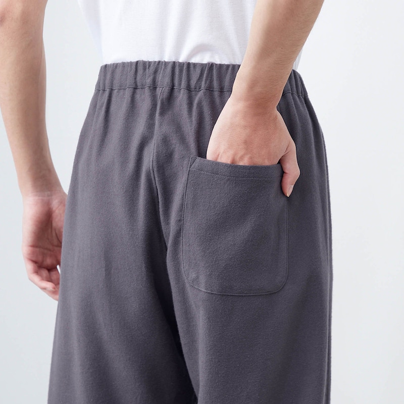 便利な後ろポケット付き