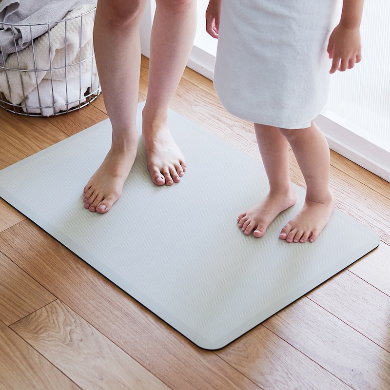 ライトグレー・約５０×７５cm／大きめサイズは親子で使うこともできます