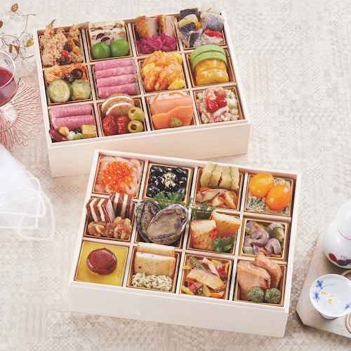 【予約商品】 ベルメゾン限定販売 名古屋〈徳川美術館「日本料理 宝善亭」監修〉和・洋の酒肴おせち二段重