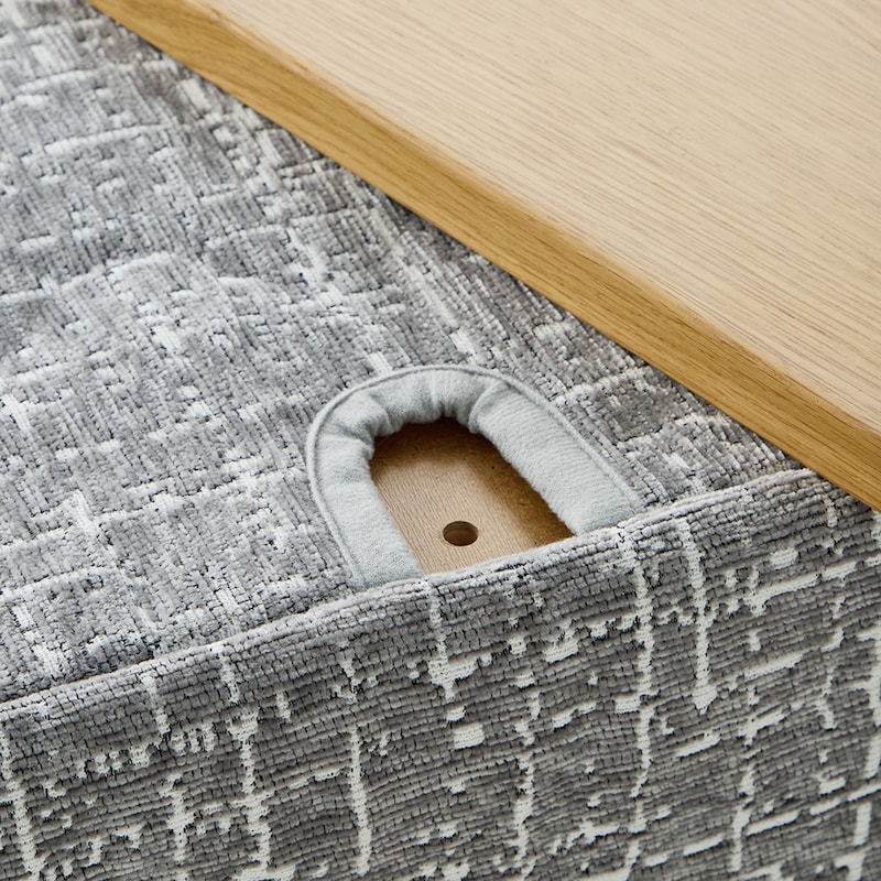 こたつ布団がズレないように固定できます。