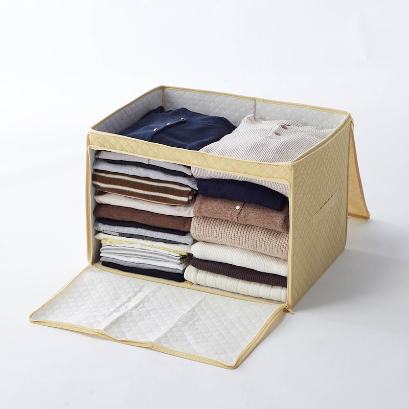 大サイズ：衣類を2列並べて収納できます。下の方に収納した服も、前面を開いて取り出すことができます。