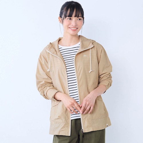 花粉がつきにくいマウンテンパーカ