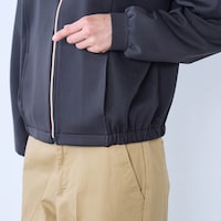 異なる素材使いで立体感をプラス