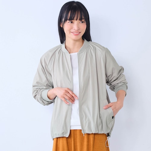 花粉が付きにくいブルゾン