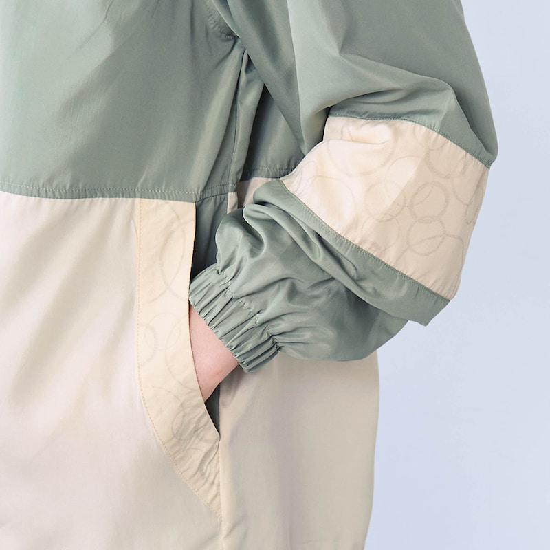 袖、ポケット周りにリフレクターを施し外が暗くなっても安心