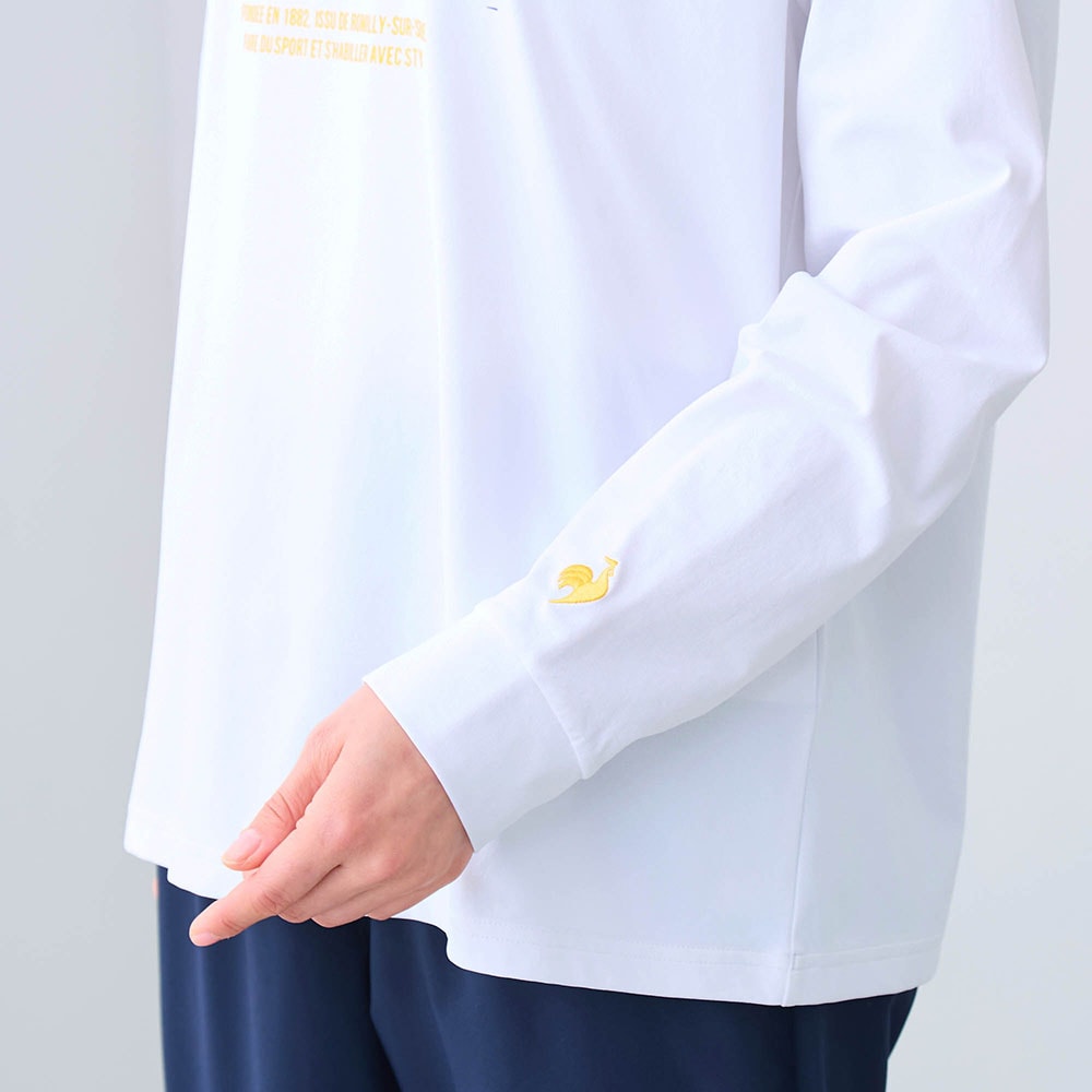 袖口の刺繍ロゴがさりげない