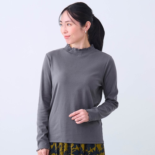 フリル襟付き長袖Ｔシャツ