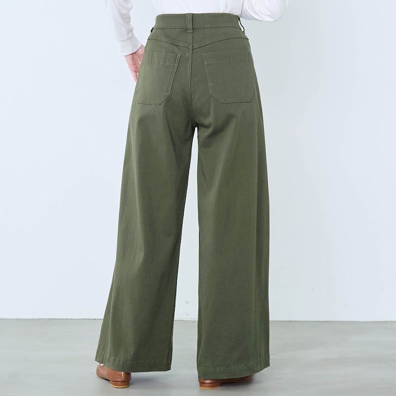 モデル身長170cm／M　※写真は撮影用のため股下＋3cmになります。