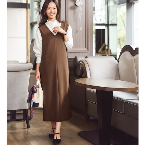 着まわしやすいキレイ目ジャンパースカート