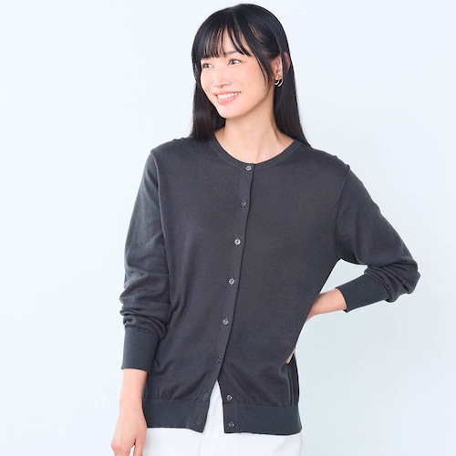 綿素材の素肌に着たくなるニットカーディガン