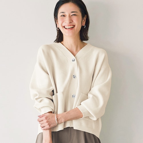 軽い着心地のスポンジニットＶネックカーディガン