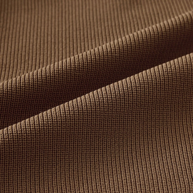 モチモチ感がくせになる、軽い着心地の素材