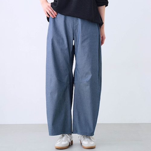 モイスチャーストレッチバレルパンツ