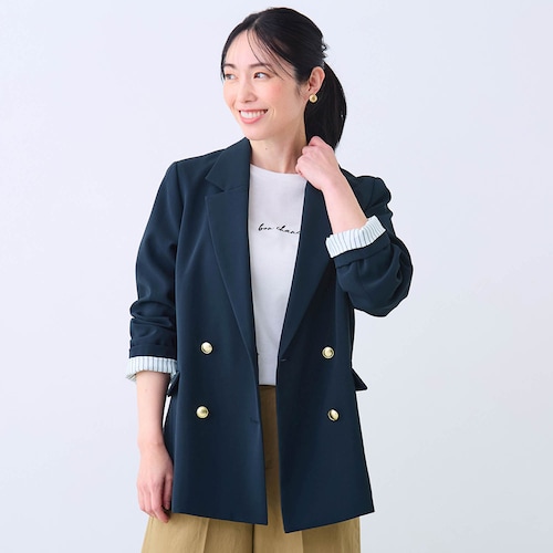 仕立てにこだわった着まわし力のあるテーラードジャケット