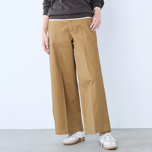 綿混素材のチノワイドパンツ