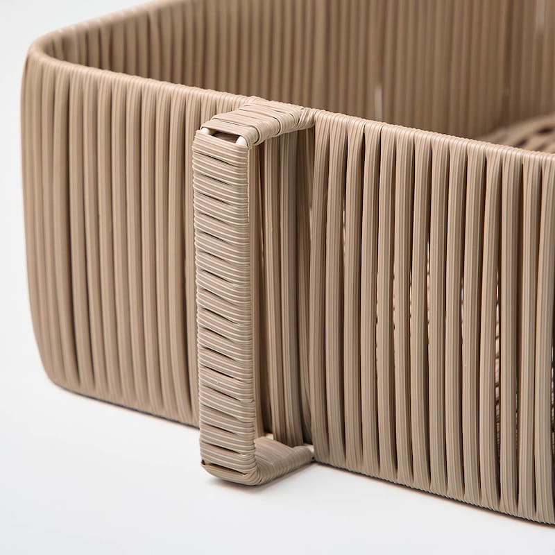 持ち手はしっかりしたつくりで持ちやすい設計