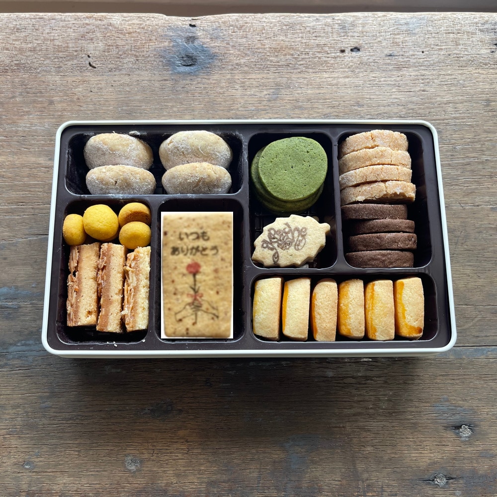 おとりよせ】 K POCHE×矢口加奈子 クッキー缶 【ご注文は11月30日まで