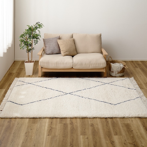 シンプルなライン調デザインのベルギー製ラグ