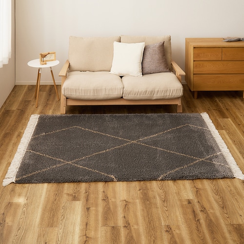 シンプルなライン調デザインのベルギー製ラグ