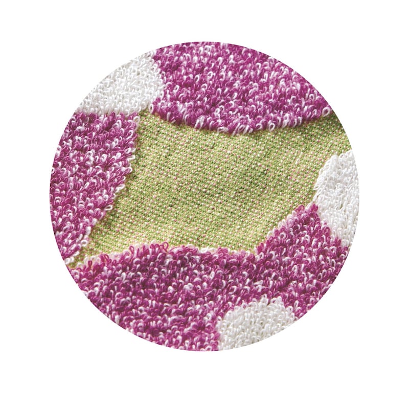 凹凸のあるジャカード織りでテキスタイルを表現。