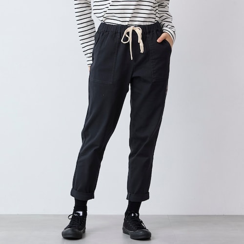 テーパードパンツ