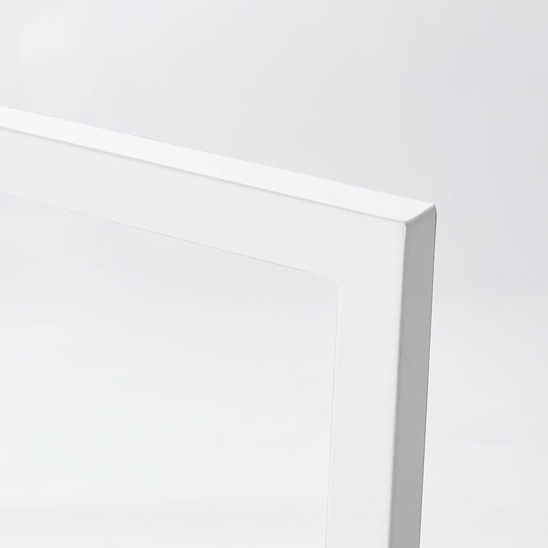 艶を抑えたマットな質感／ホワイト