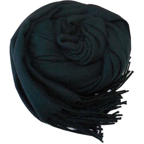 程よくボリュームのある大判無地ストール