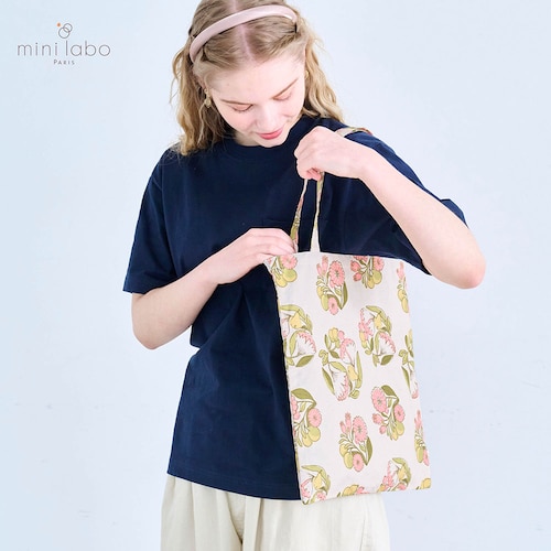 総柄プリントのトートバッグ「ミニラボ」