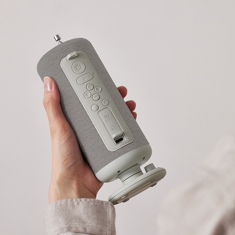 ラジオの他にも、もしもの時に役立つ厳選機能が搭載