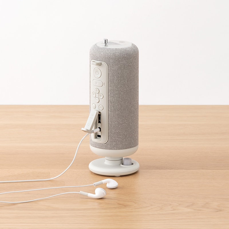 イヤホンジャック付き（イヤホンは付属しておりません。）